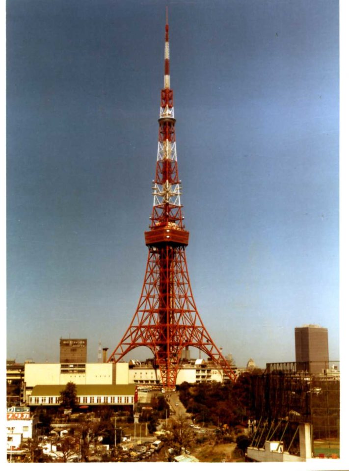 東京タワー 外から見るか 中から見るか Discover Japan ディスカバー ジャパンー日本の魅力再発見ー