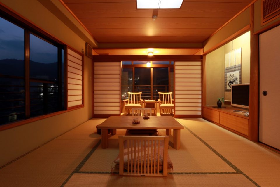 Discover Japan公式オンラインショップ「名旅館と一流ホテルのお 