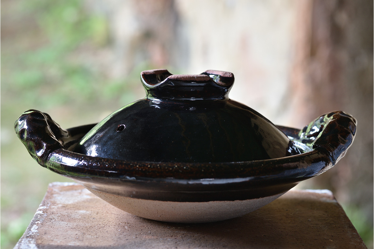 土楽の黒鍋」土鍋の上手な育て方【後編】 | Discover Japan | ディスカバー・ジャパン