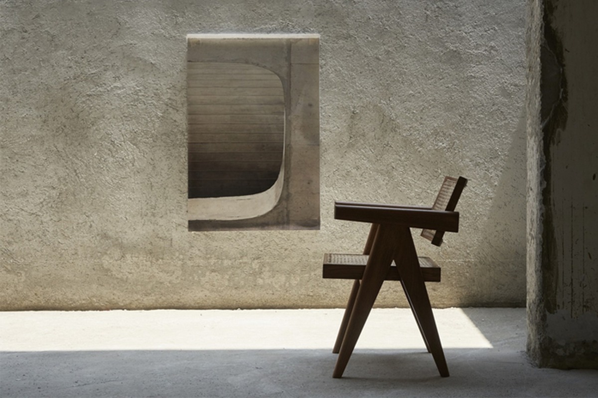 尾道のLOGでピエール・ジャンヌレの家具再生産プロジェクト『チャンディーガル コレクション展 』が開催