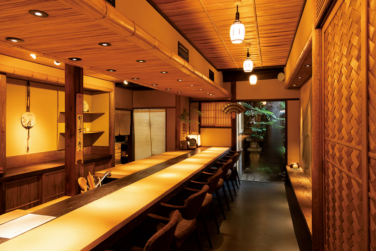 <small>路地奥に潜む京料理、串揚げとワイン、立ち飲み..</small><br>京都人がお忍びで行く、夜のご飯屋さん。