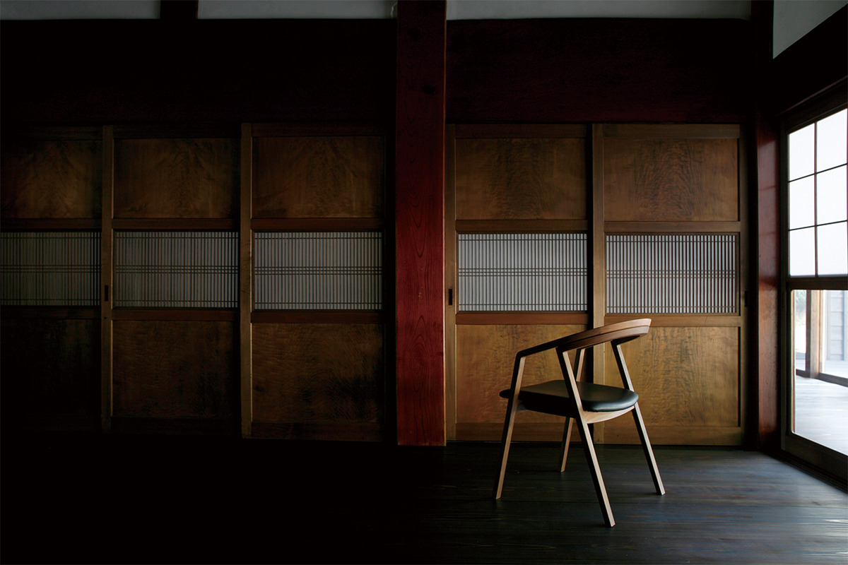 徳島県《宮崎椅子製作所》<br><small>職人技と機能美をあわせ持つオンリーワンの椅子</small>