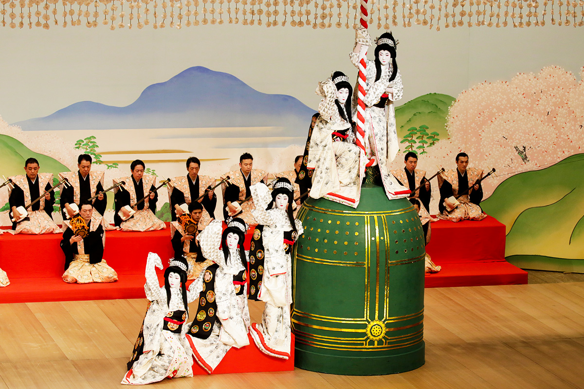坂東玉三郎と4人の花形俳優が舞う！女方舞踊の大曲を、特別な演出で。 シネマ歌舞伎『京鹿子娘五人道成寺／二人椀久』