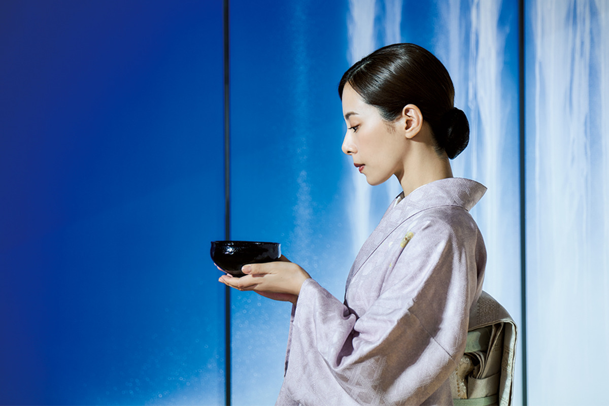 <small>桜井ユキ、HOTEL THE MITSUI KYOTOで茶のおもてなしを体験。</small><br>  秋の京都は茶と千利休ゆかりの地へ〈前編〉