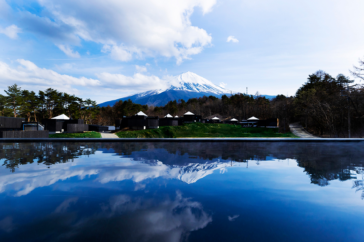 山梨《THE SENSE FUJI》<br><small>雄大な富士山麓でととのうヴィラ<br>｜旅の目的地にしたい名宿⑥</small>