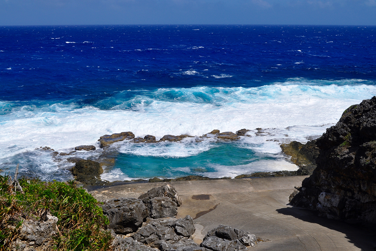 大東諸島《南大東島》<br><small>開拓から124年。手つかずの自然が残る浪漫の島<br>｜個性豊かな沖縄の38の島々⑰</small>