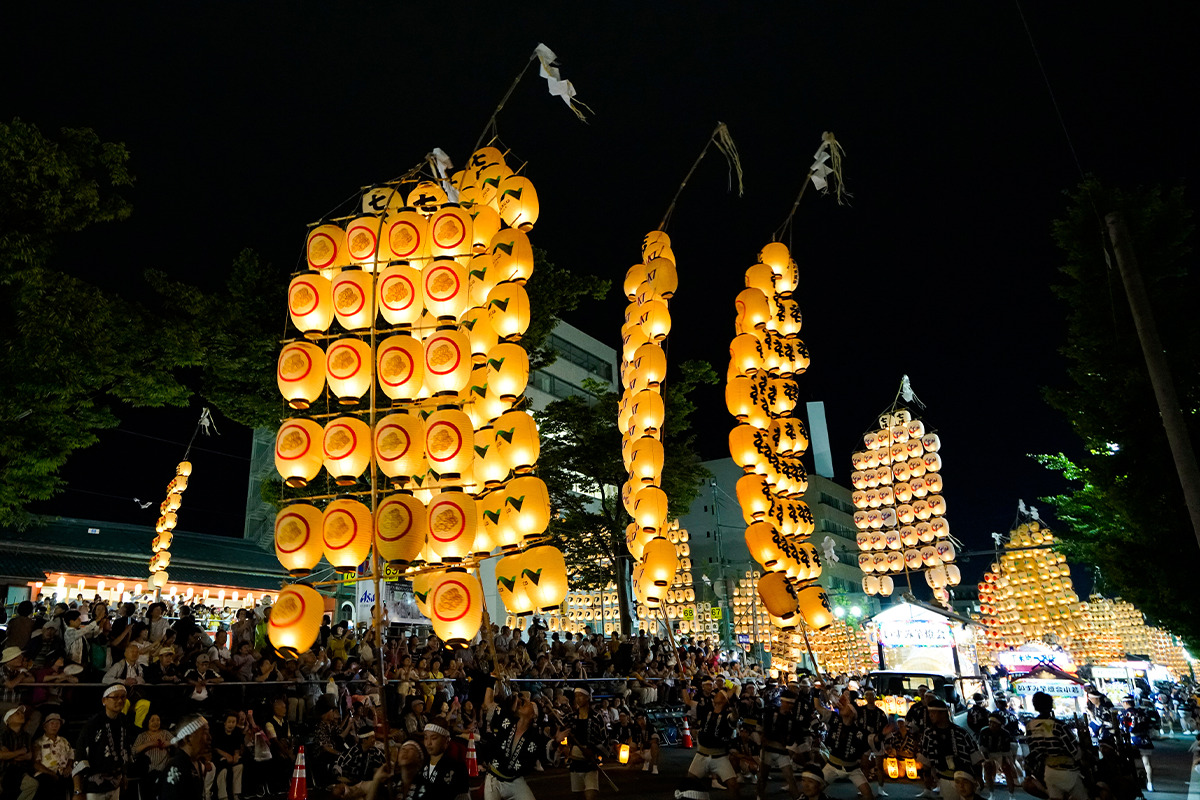 秋田県・秋田市《秋田竿燈まつり》<br><small>竿燈を自由自在に操る差し手の技が光る<br>｜一生に一度は行きたいニッポンの祭り⑮</small>