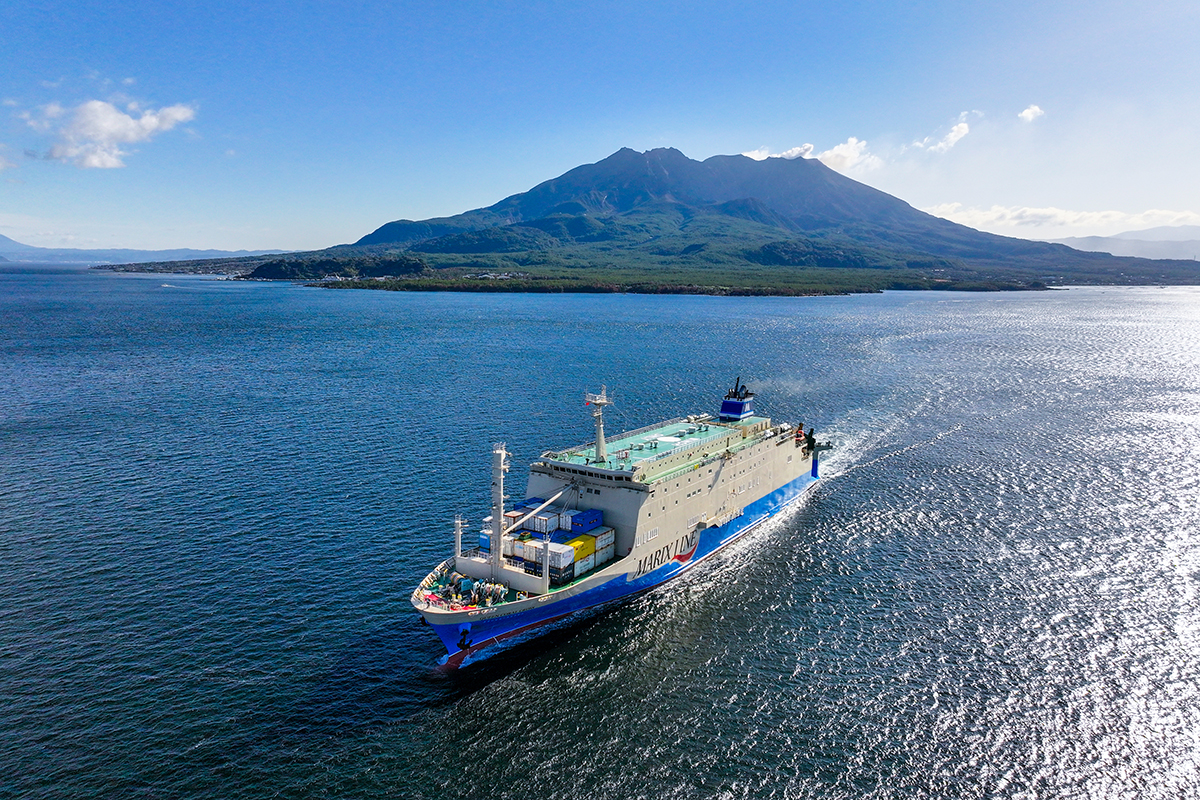 <small>《鹿児島〜奄美群島〜沖縄》</small><br>世界自然遺産の絶景と<br>琉球文化に出合う<br>｜国内のおすすめ船旅ルート9選