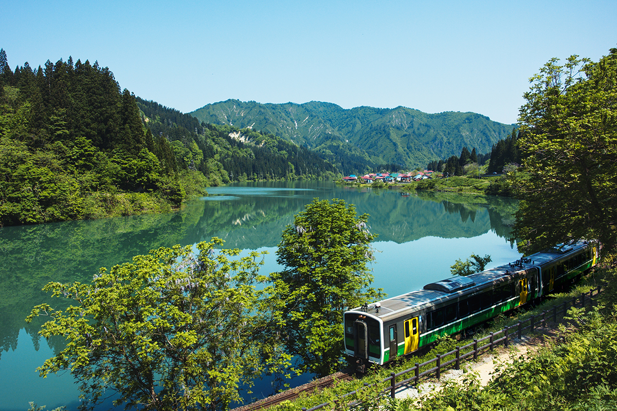 JR只見線（福島～新潟）<br>只見川沿いを走る秘境路線 <br><small>｜松井玲奈が旅したい四季を楽しむ絶景ローカル線②</small>