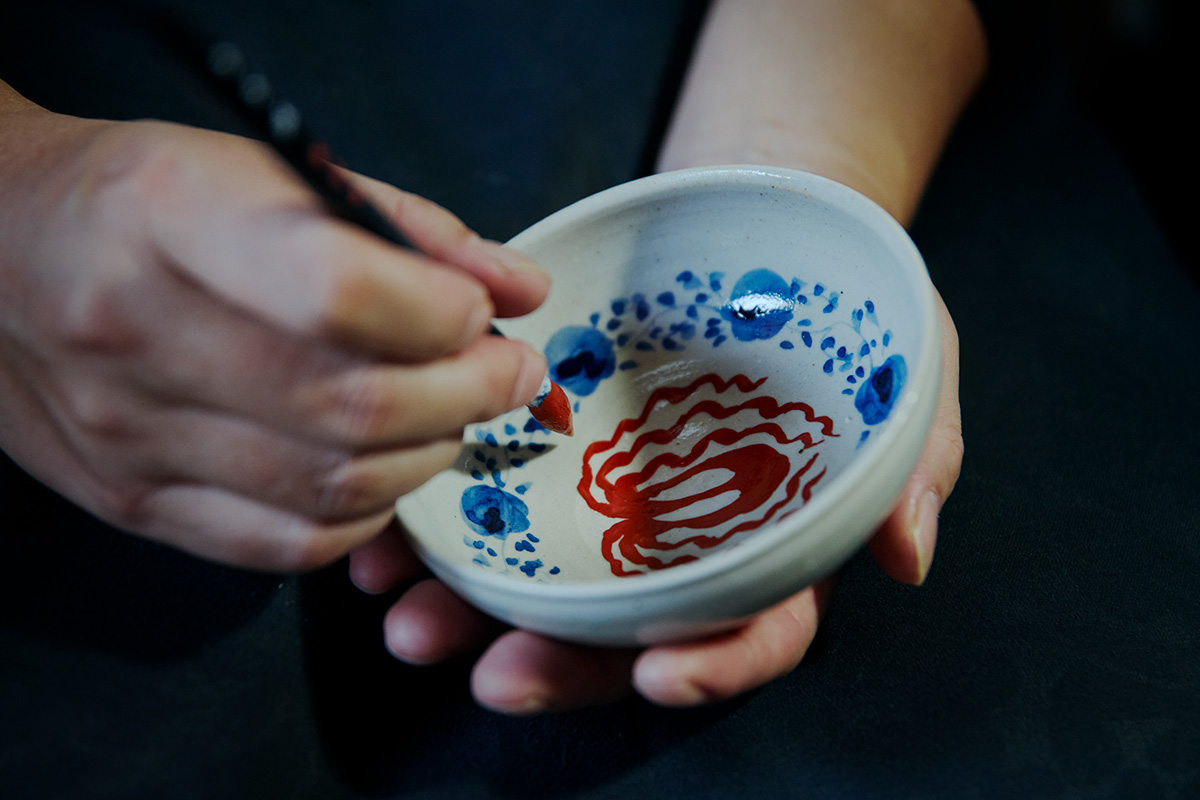 陶芸家《沼田智也》のうつわ<br>しゃれっ気のある絵付けに食卓が和む