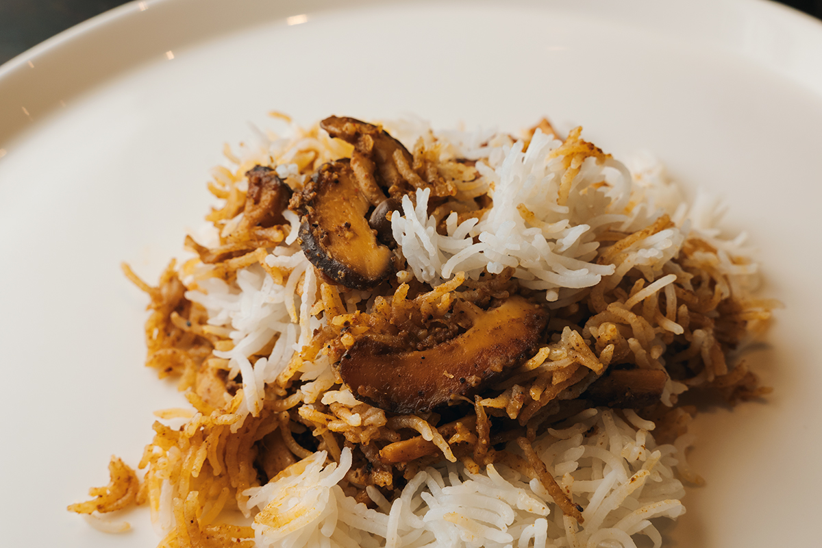 ビリヤニ大澤直伝！<br>自宅のフライパンでつくる<br>ビリヤニレシピ<br>｜キノコのビリヤニ