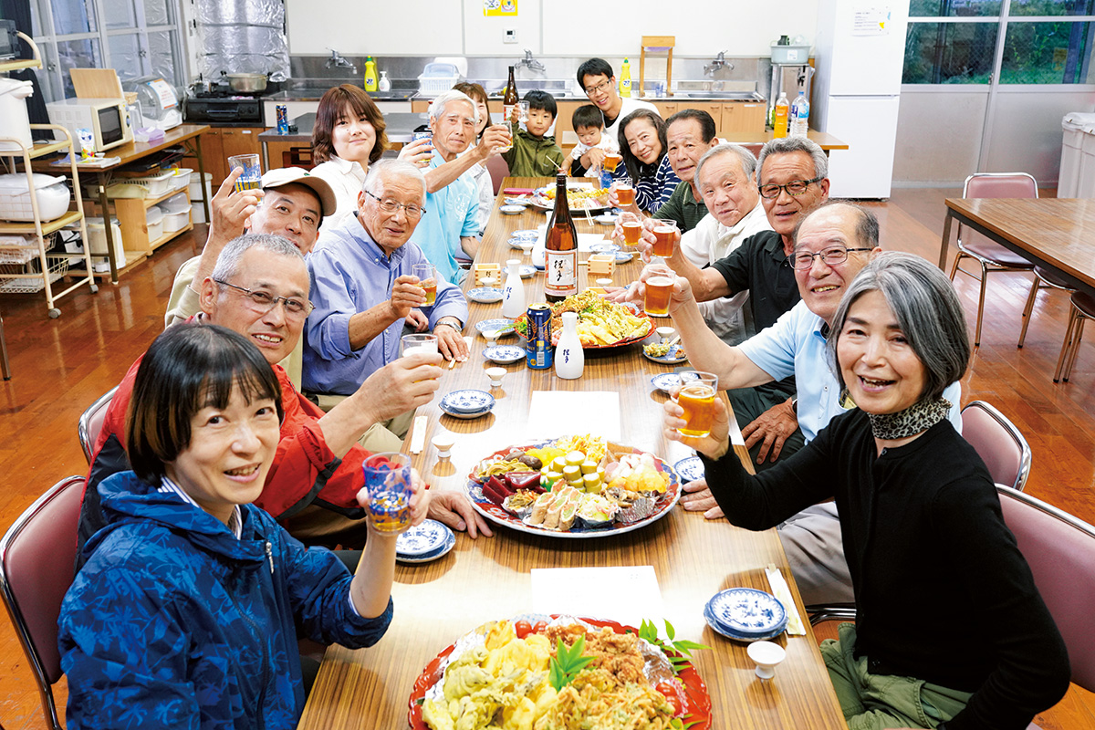 高知の宴文化“おきゃく”とは？<br>皿鉢料理と日本酒で愉しむ土佐文化<br><small>前編｜土佐のおきゃくを味わう冬の旅へ</small>