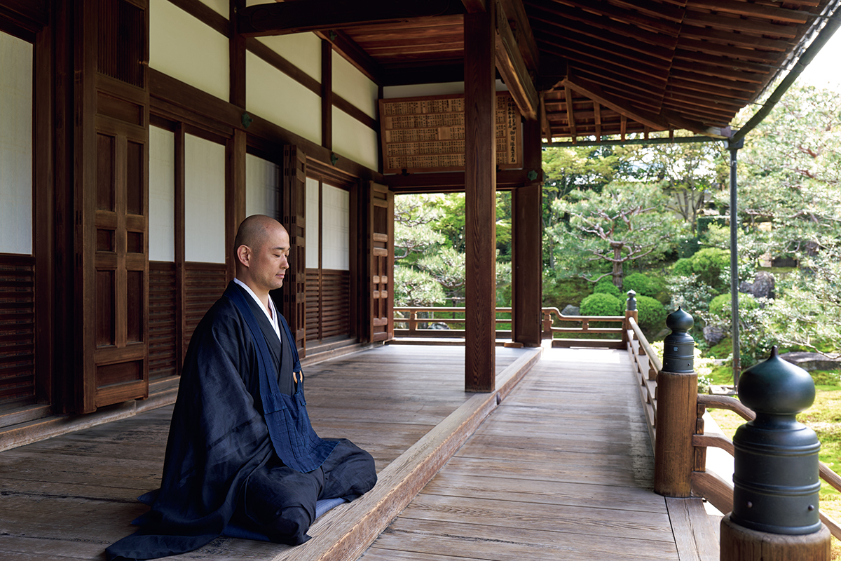 京都「両足院」伊藤東凌に聞いた<br> “どこでも瞑想”で、ととのう。<br><small>中編｜日々の生活に取り入れたい瞑想の基本</small>