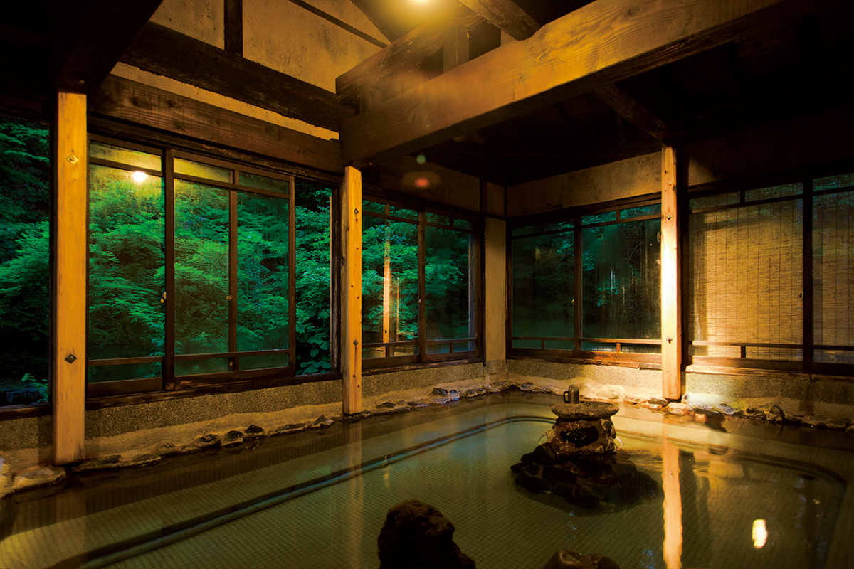 新潟《栃尾又温泉 自在館》<br>地球の胎内のような温泉で現代湯治<br><small>｜一度は訪れたい18の秘湯</small>