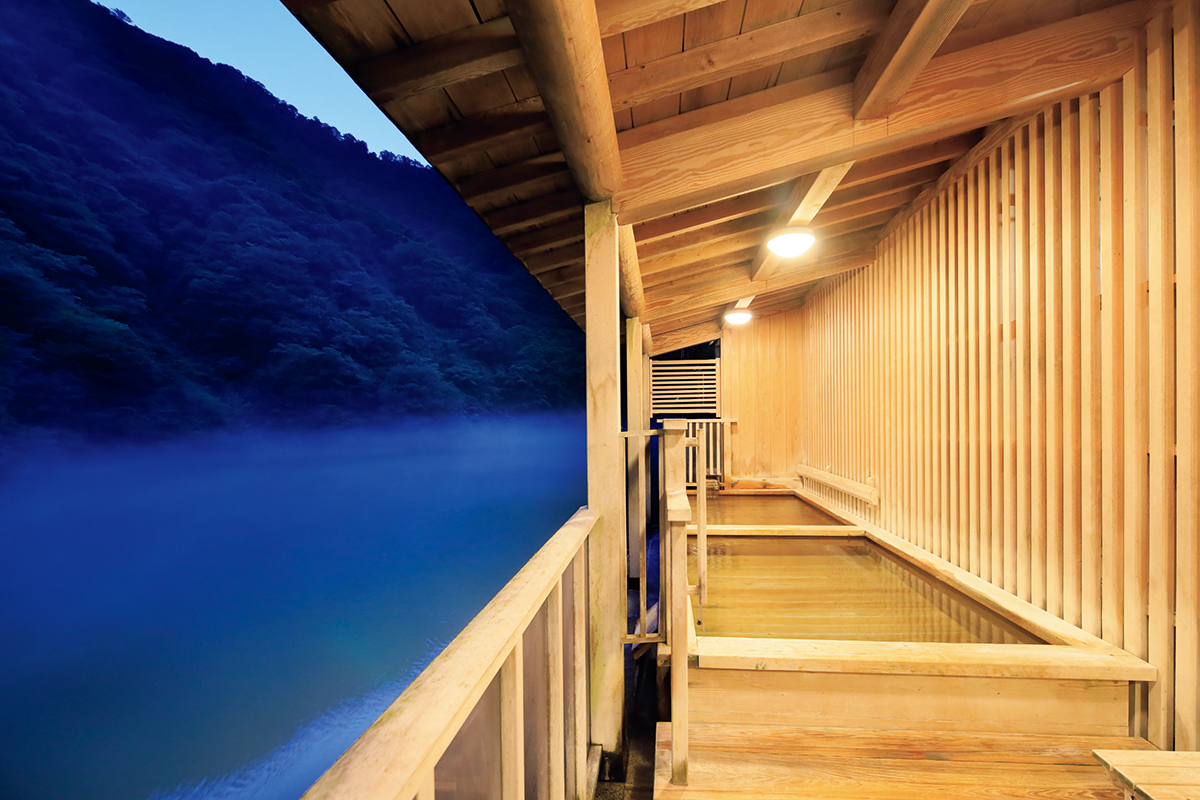 富山《大牧温泉 大牧温泉観光旅館》<br>船でしか行けない温泉で静寂に浸る<br><small>｜一度は訪れたい18の秘湯</small>